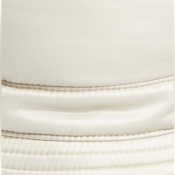 NWT✨UGG®Water Resistant Bucket Hat Ivory - Picture 2 of 8